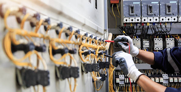Professional Electrician technician working in Zanesville, OH